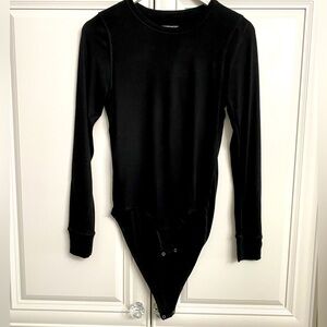Cuddl Duds Women’s Size Small Black Long Sleeve Bodysuit with Snap Closures